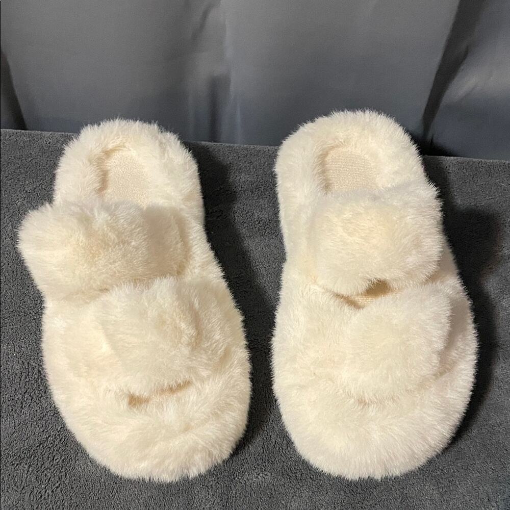 Plush Cream Faux-Fur Slide Slippers - Women